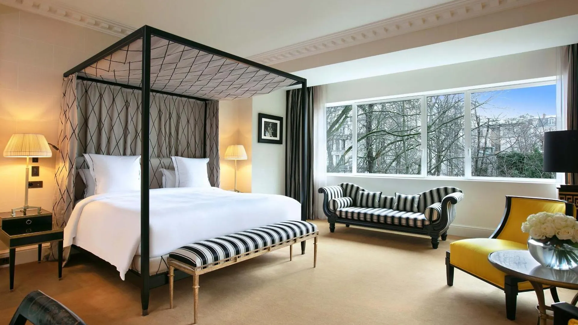 Hôtel de Berri Champs-Élysées, a Luxury Collection Hotel Parigi