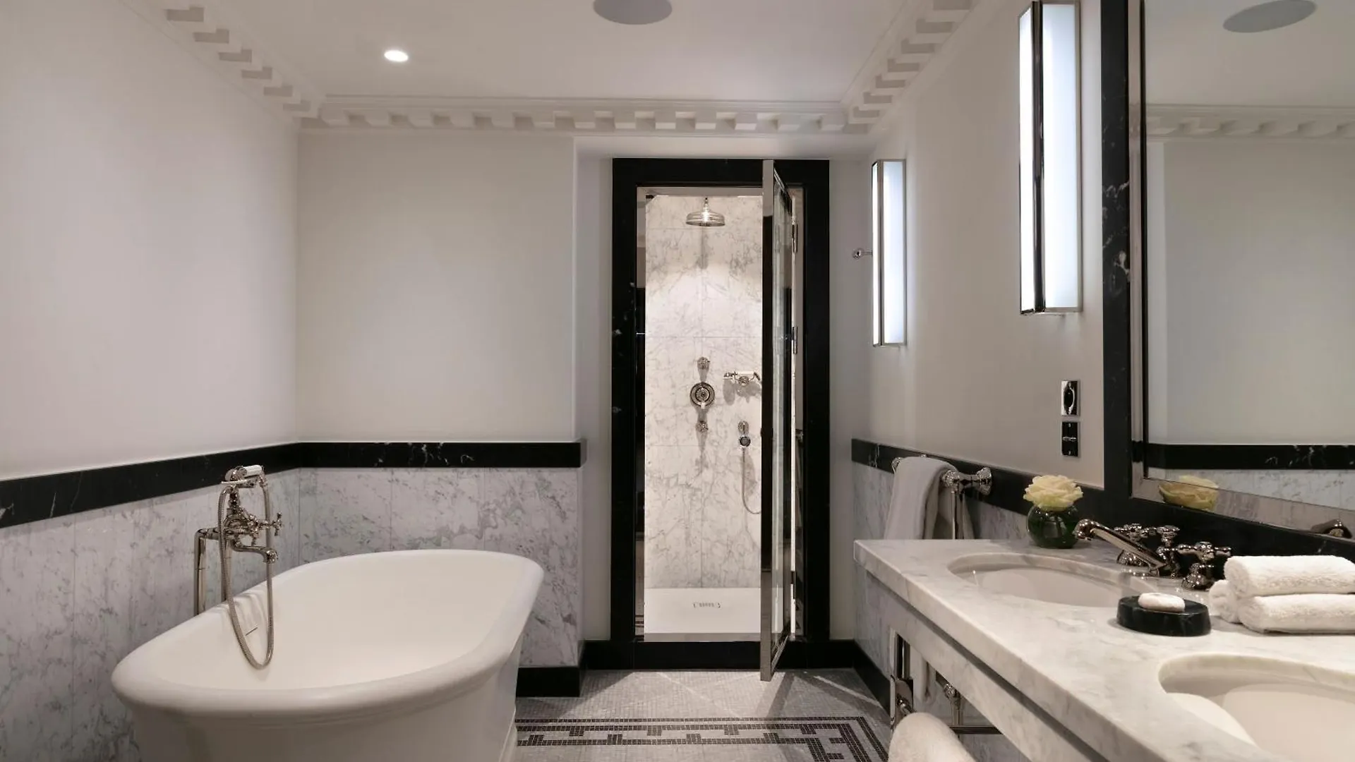 Hotel De Berri Champs-Elysees, A Luxury Collection Hotel Париж